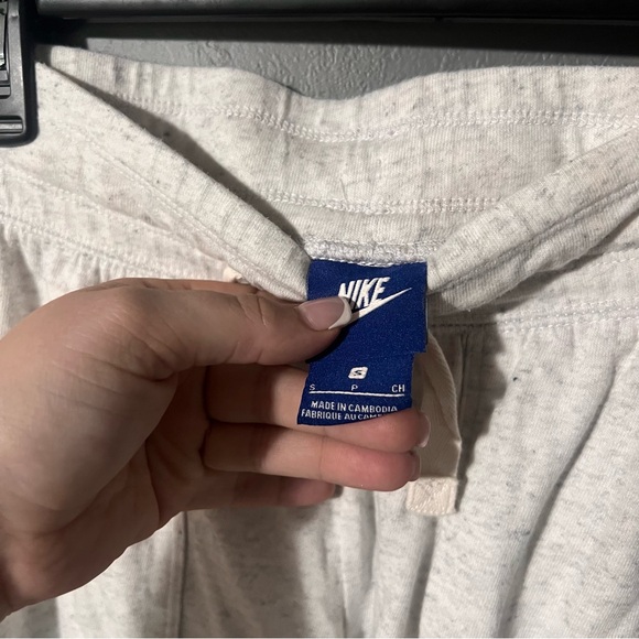 Nike white joggers - Picture 4 of 5